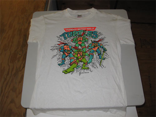 The first design to ever officially be used on a t-shirt, 1986 : r/TMNT
