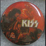 Kiss Button Pin